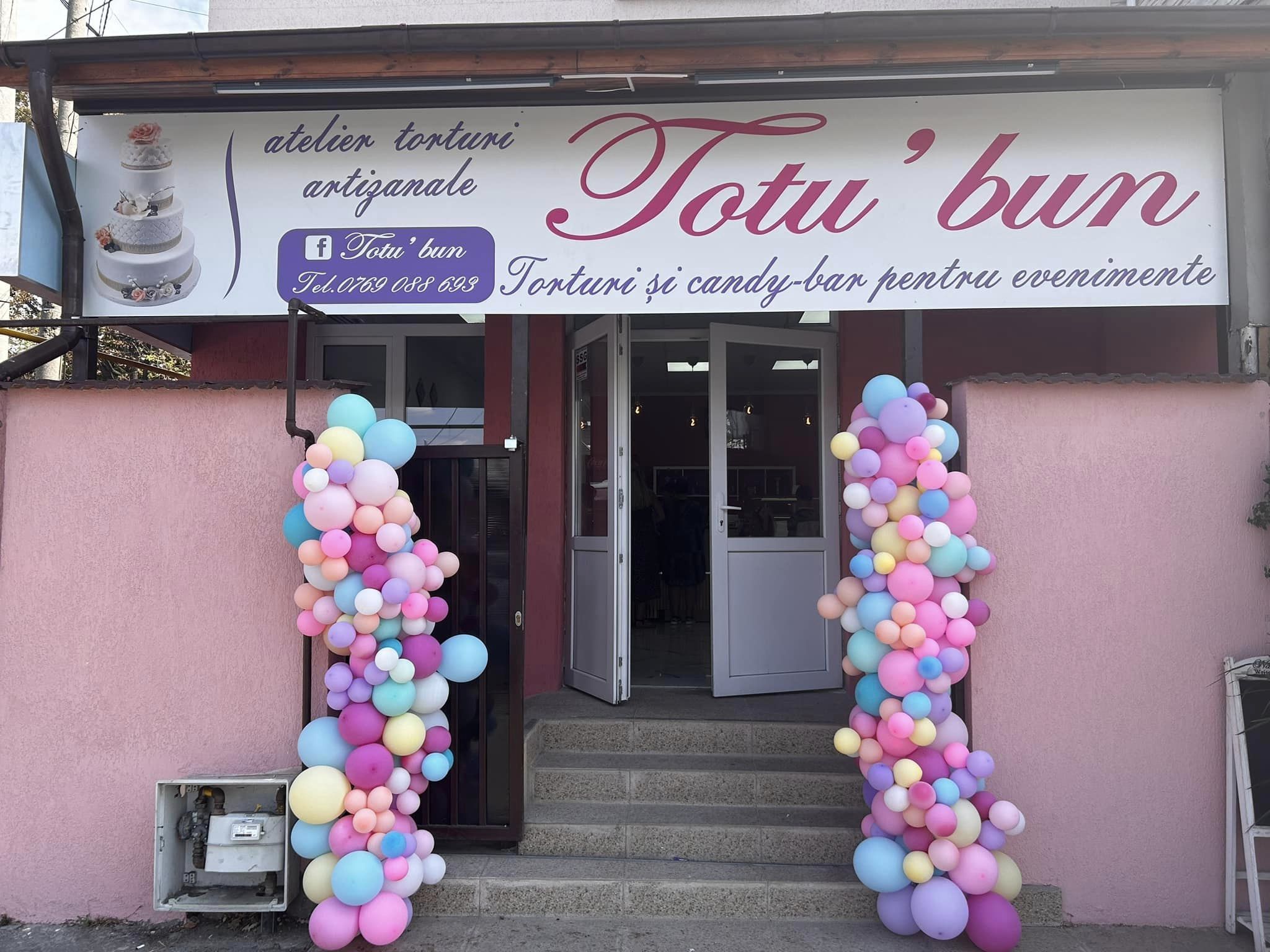 intrare cofetarie Totu'Bun